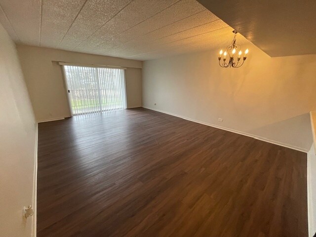 Unidad C15 (2 habitaciones/1,5 baños) - Lakeview Terrace Apartments