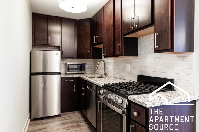 Photo - 445 W Barry Ave (Chicago, IL) Apartment