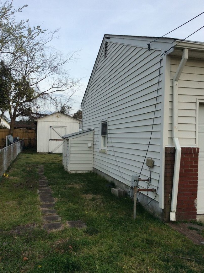 Foto del edificio - 8236 Meadow Creek Rd