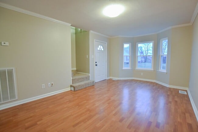 Building Photo - Pet Friendly Four Bedroom!