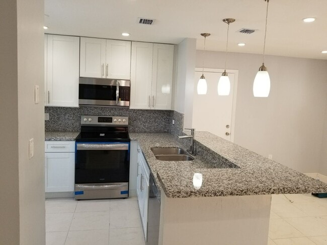 Building Photo - 14746 SW 90th Ter