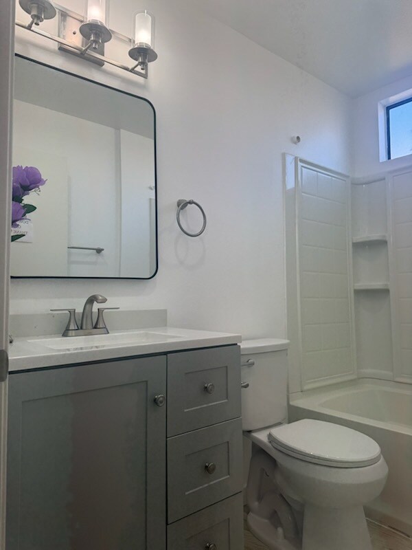 BEAVER SEGUNDO BAÑO - 13825 Beaver St