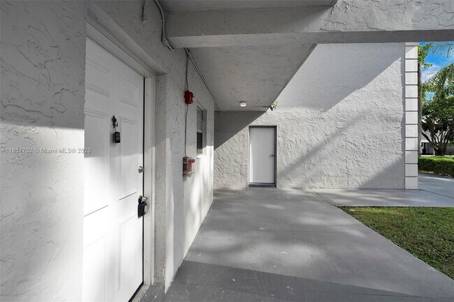 Foto del edificio - 17255 SW 95th Ave