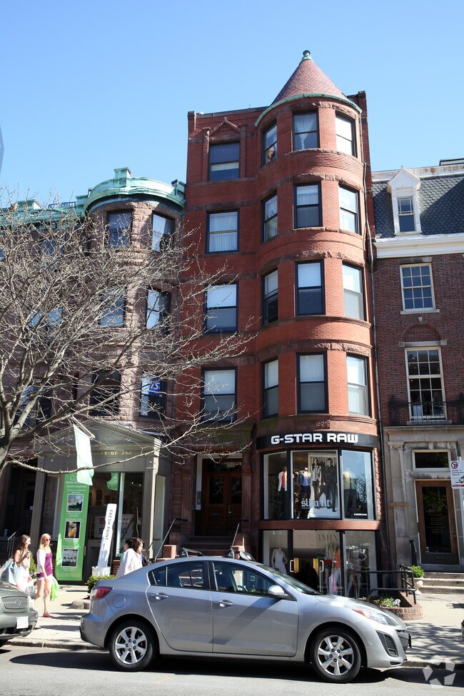 Building Photo - 160 Newbury St