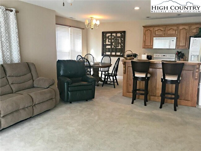 Foto del edificio - 155 Birkdale Ct