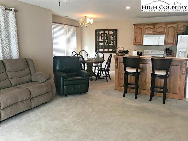 Building Photo - 155 Birkdale Ct