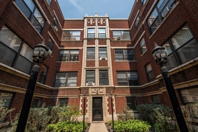Primary Photo - 1062 W Granville Ave