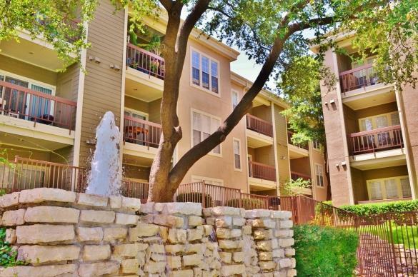 Foto del edificio - 5330 Bent Tree Forest Dr