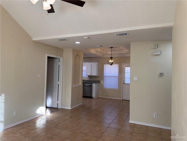 Building Photo - 13 West Dr