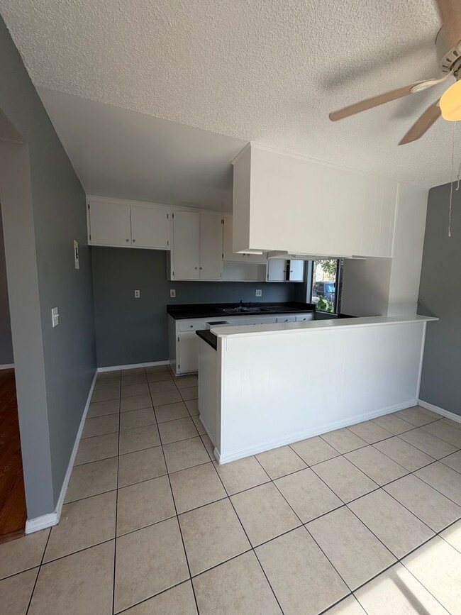 Building Photo - Picadilly Way