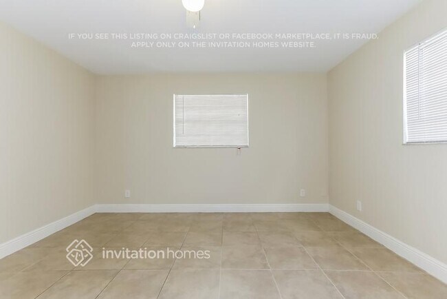 Foto del edificio - 7441 Douglas St