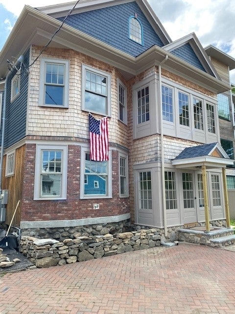 Building Photo - 398 Lake Ave