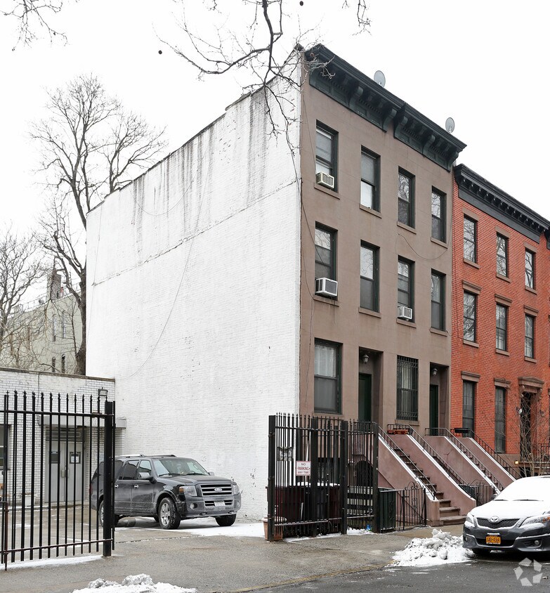 Primary Photo - 346 State St