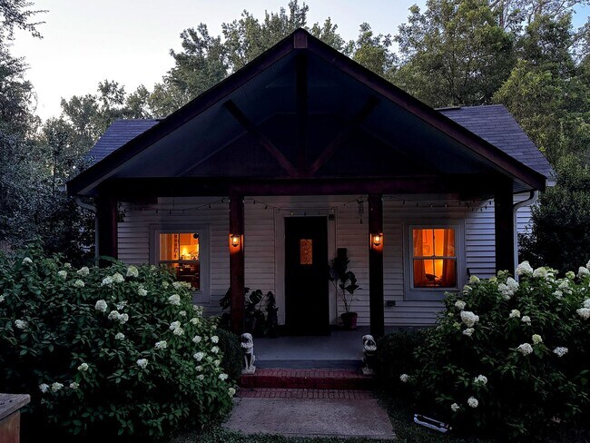 Foto del edificio - 2/2 Home for Rent Just 5 Minutes from Downtown Greenville!