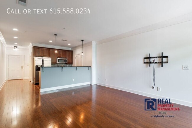 Building Photo - NEW PRICE! Make West End Your New Address ...