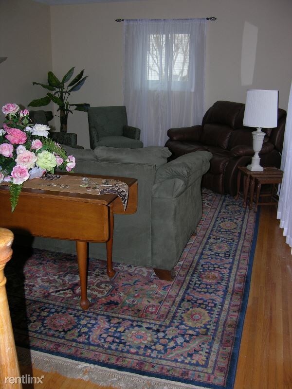 Foto del edificio - 131 Winston Dr