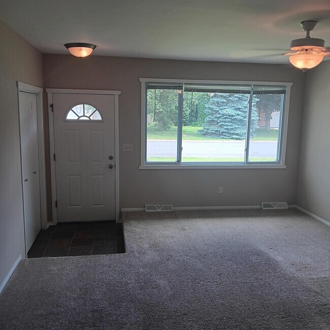 Foto del edificio - 2685 Richardson St
