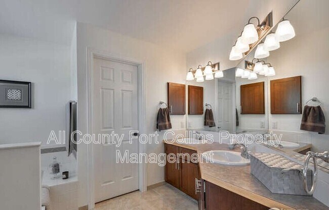 Foto del edificio - 2248 Smallwood Dr