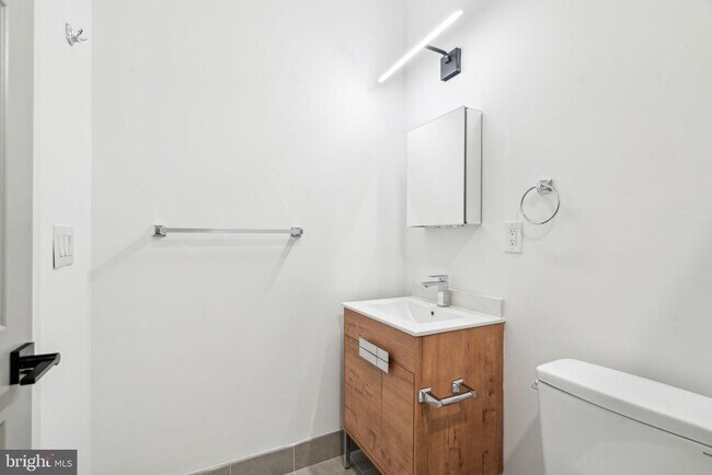 Foto del edificio - 2039 N Front St