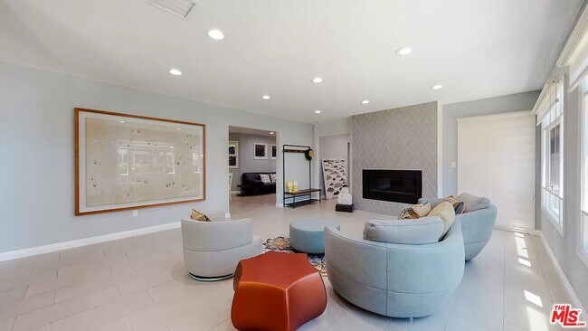 Foto del edificio - 1121 S Wilton Pl