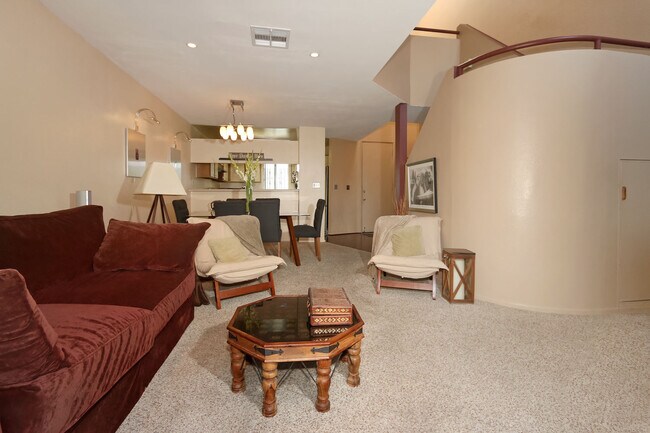 Foto del edificio - 6036 Hazelhurst Pl