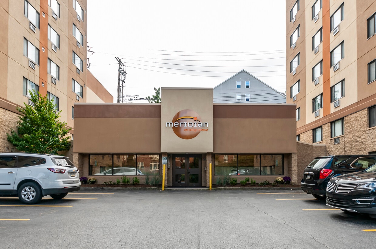 Meridian on College Avenue - Meridian on College Avenue