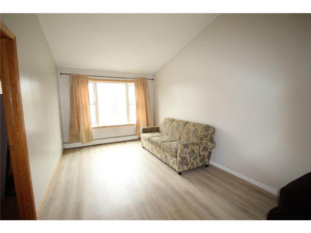 Foto principal - 401 W Main St