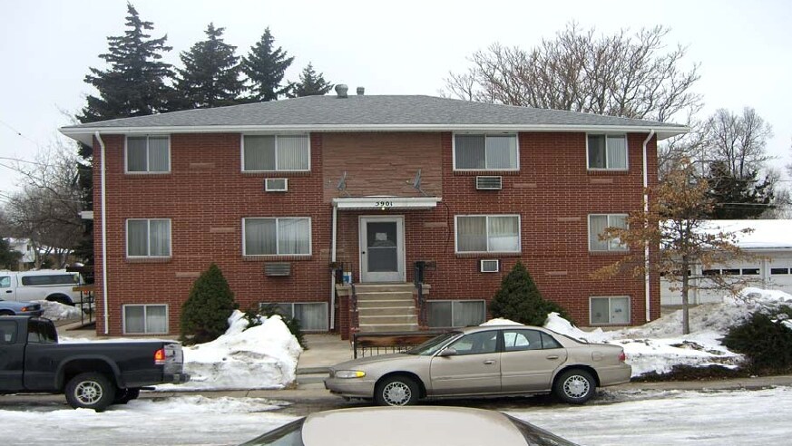 Primary Photo - 5901 Yukon Ct