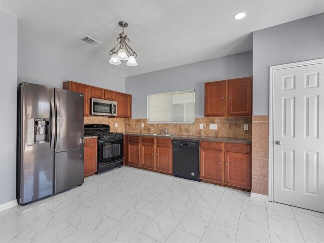 Foto del edificio - 6131 Settlers Lake Cir W