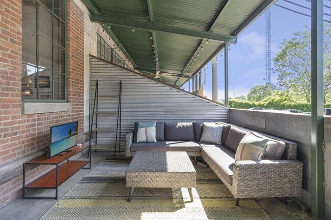 Foto del edificio - 881 Memorial Dr SE