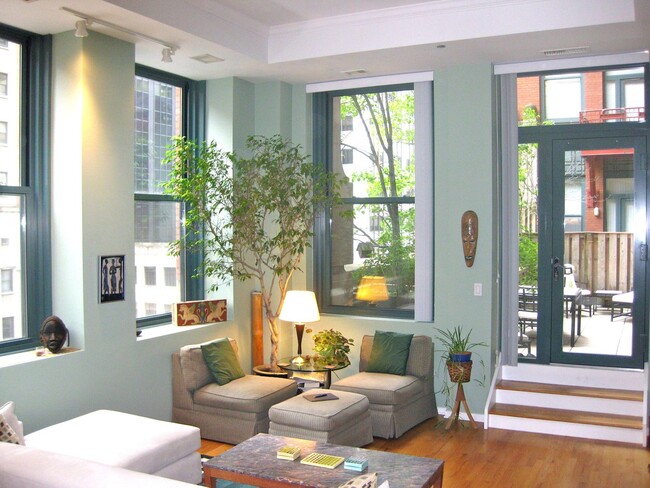 Building Photo - 208 W Washington St