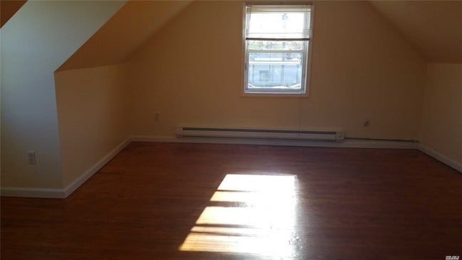 Building Photo - 44 S 18th St