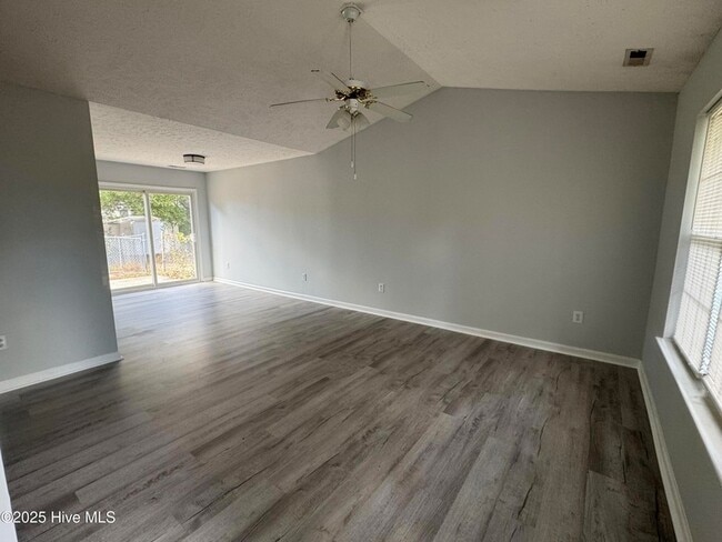 Building Photo - 117 NW 10th St