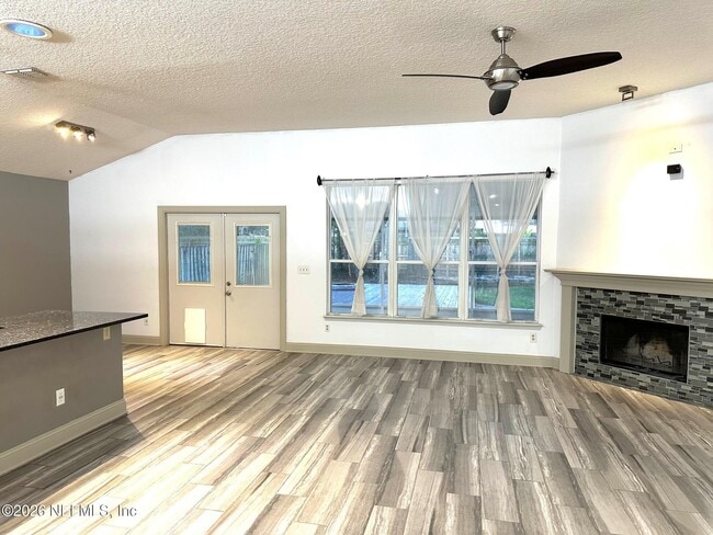 Building Photo - 5388 Hidden Gardens Dr