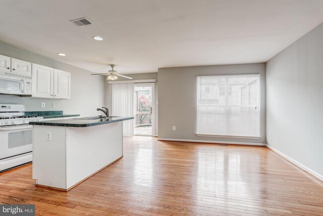 Foto del edificio - 11060 Doubleday Ln