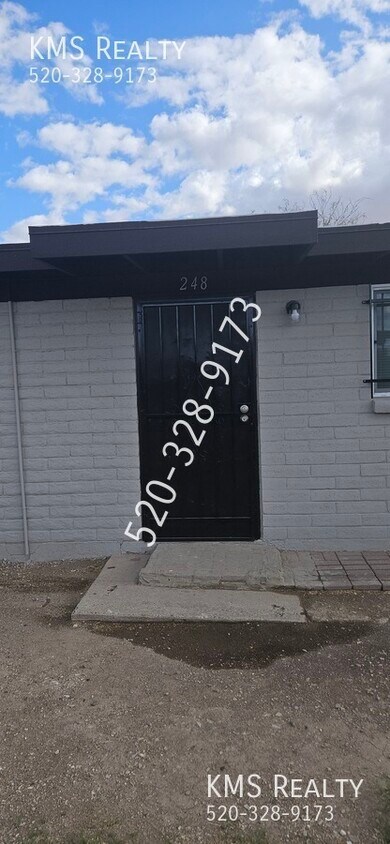 Primary Photo - Two bedroom 1 Bath-248 N Melwood Ave-OWNER...