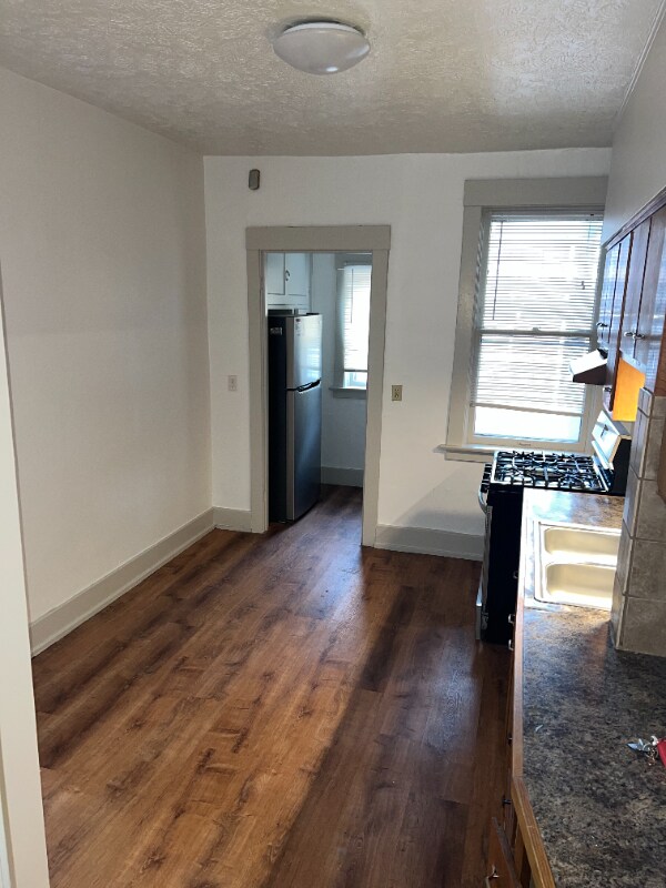Building Photo - 702 S 38th St