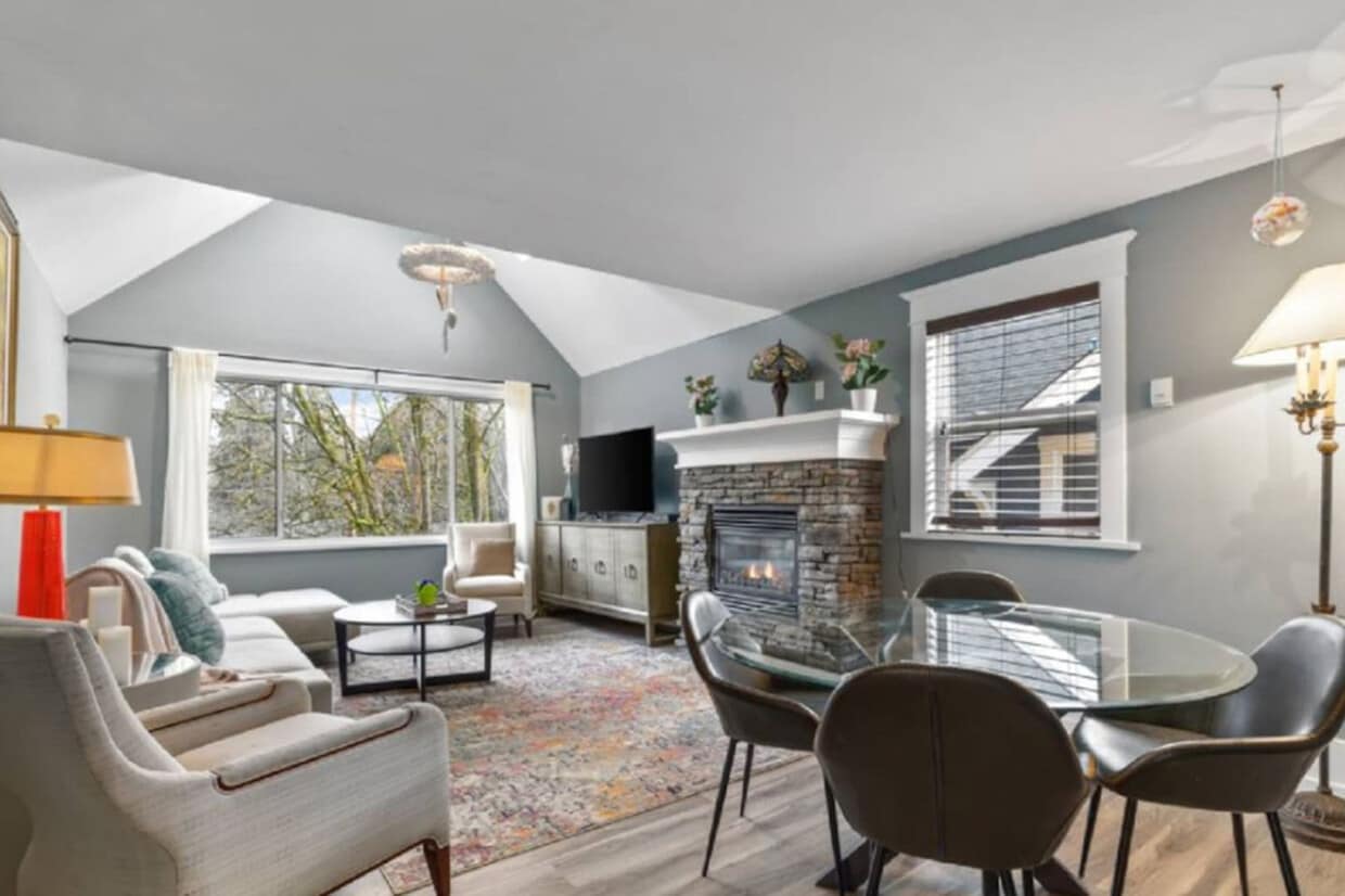 Primary Photo - 2031 Collingwood St