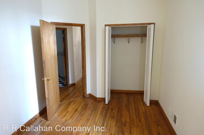 Building Photo - 974 W Cullerton St