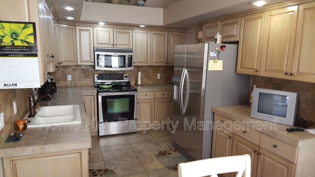 Foto del edificio - 545 S Valley View Dr
