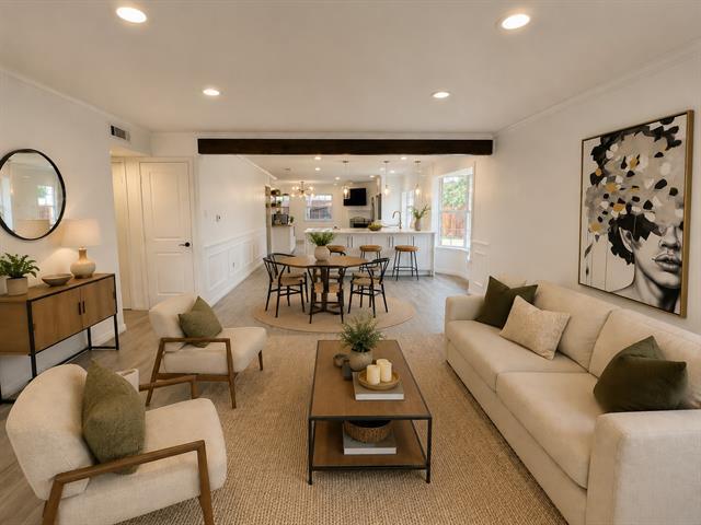 Foto del edificio - 733 Middle Cove Dr
