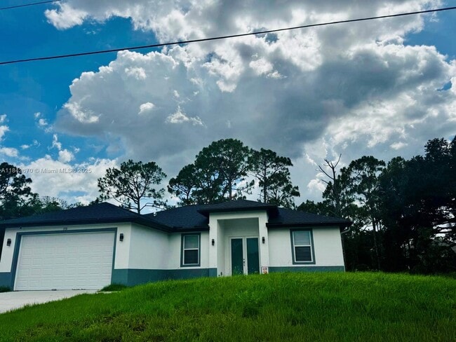 Building Photo - 1731 Unice Ave N