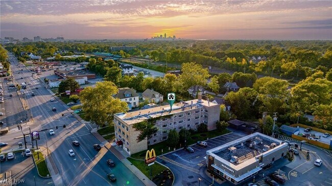 Foto del edificio - 13671 Euclid Ave