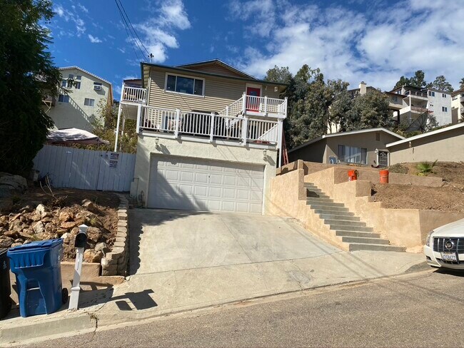Building Photo - 1624 San Miguel Ave