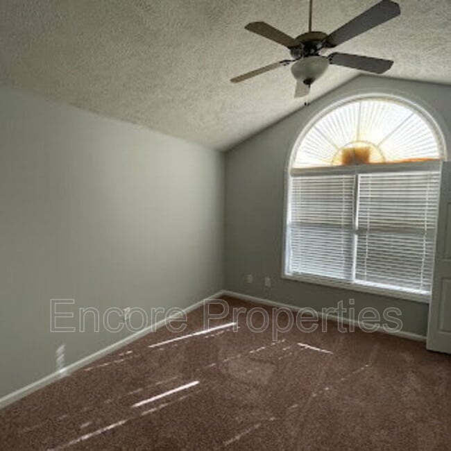 Foto del edificio - 1240 Chimney Swift Dr