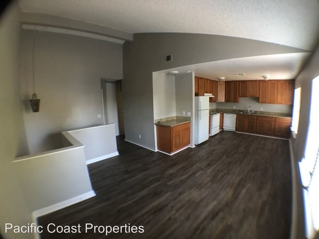 Building Photo - 5034 Manzanita Ave