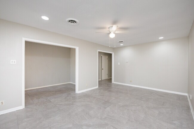 Foto del edificio - 207 Blanco Dr
