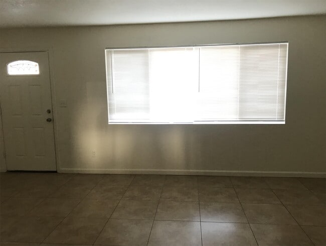 Building Photo - 2503 N Euclid Ave