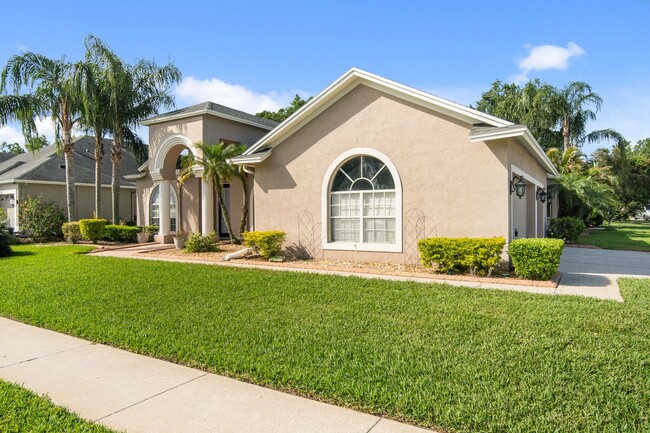 Foto del edificio - Enjoy the luxury living in Kingshyre, a hi...