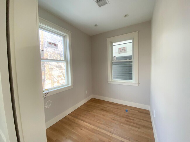 Building Photo - 72 Spring St